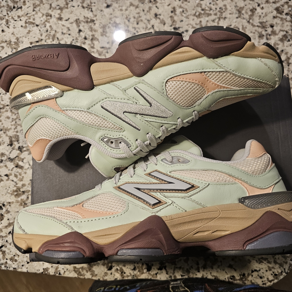 New Balance 9060
